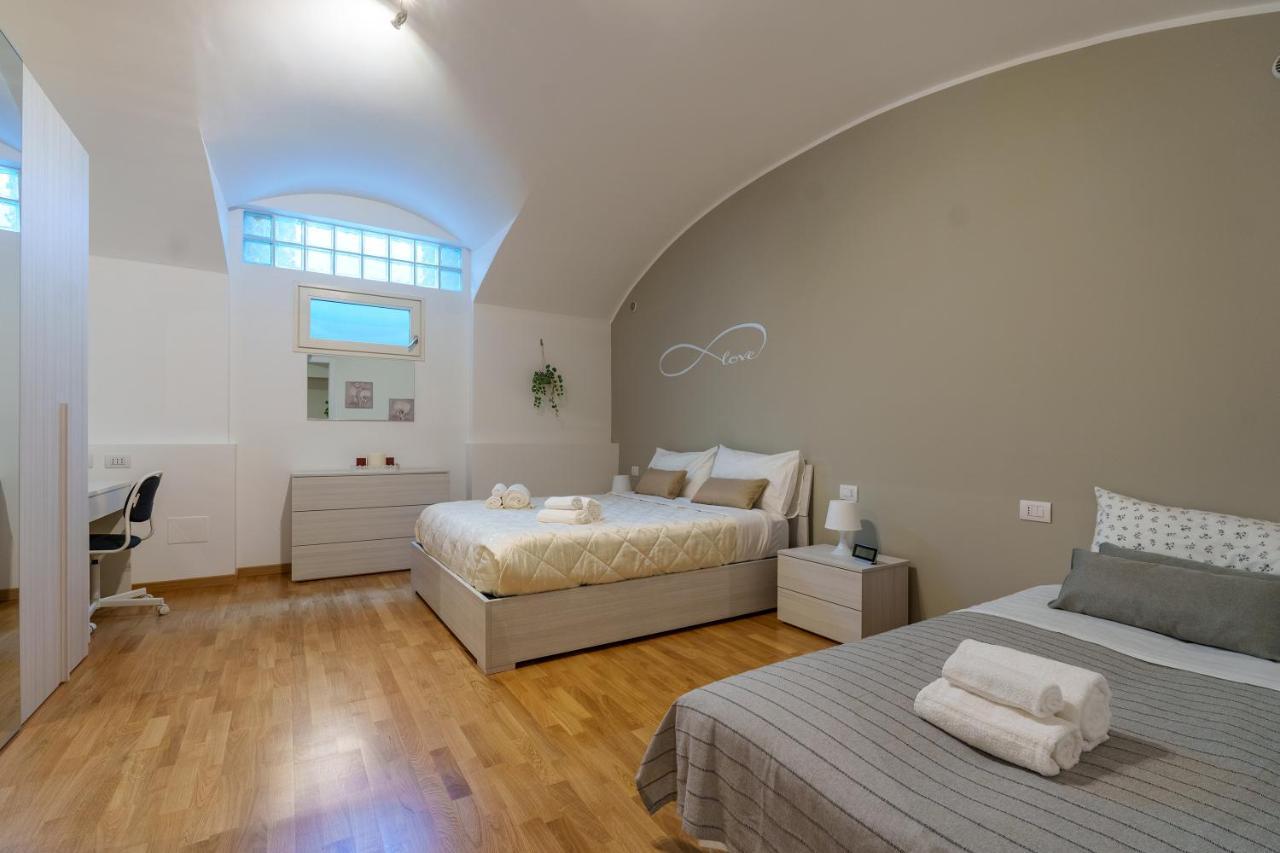 Centro Storico Duomo A 5 Minuti Love Suite Wifi Netflix Milão Exterior foto