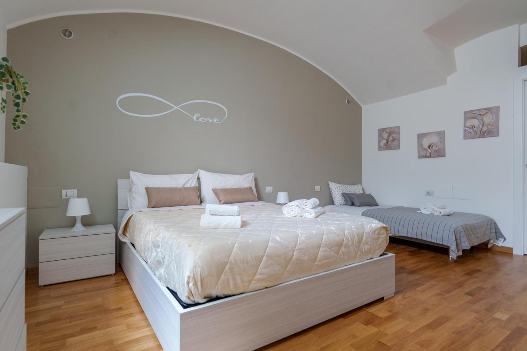 Centro Storico Duomo A 5 Minuti Love Suite Wifi Netflix Milão Exterior foto