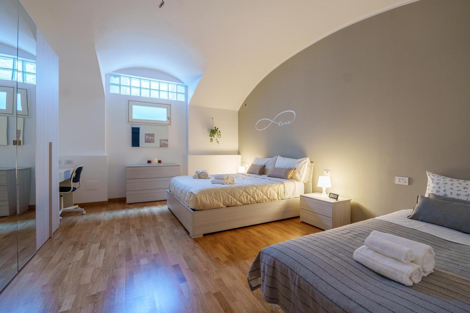 Centro Storico Duomo A 5 Minuti Love Suite Wifi Netflix Milão Exterior foto